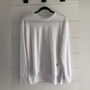 Women’s White Long-Sleeve Crewneck Sweatshirt, Size Large